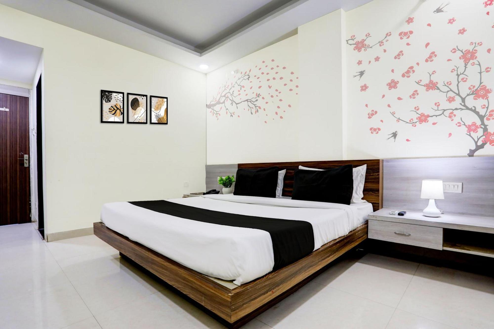 Super Townhouse Hoshangabad Road Near Aashima Mall Samarda Kaliāsot Dış mekan fotoğraf