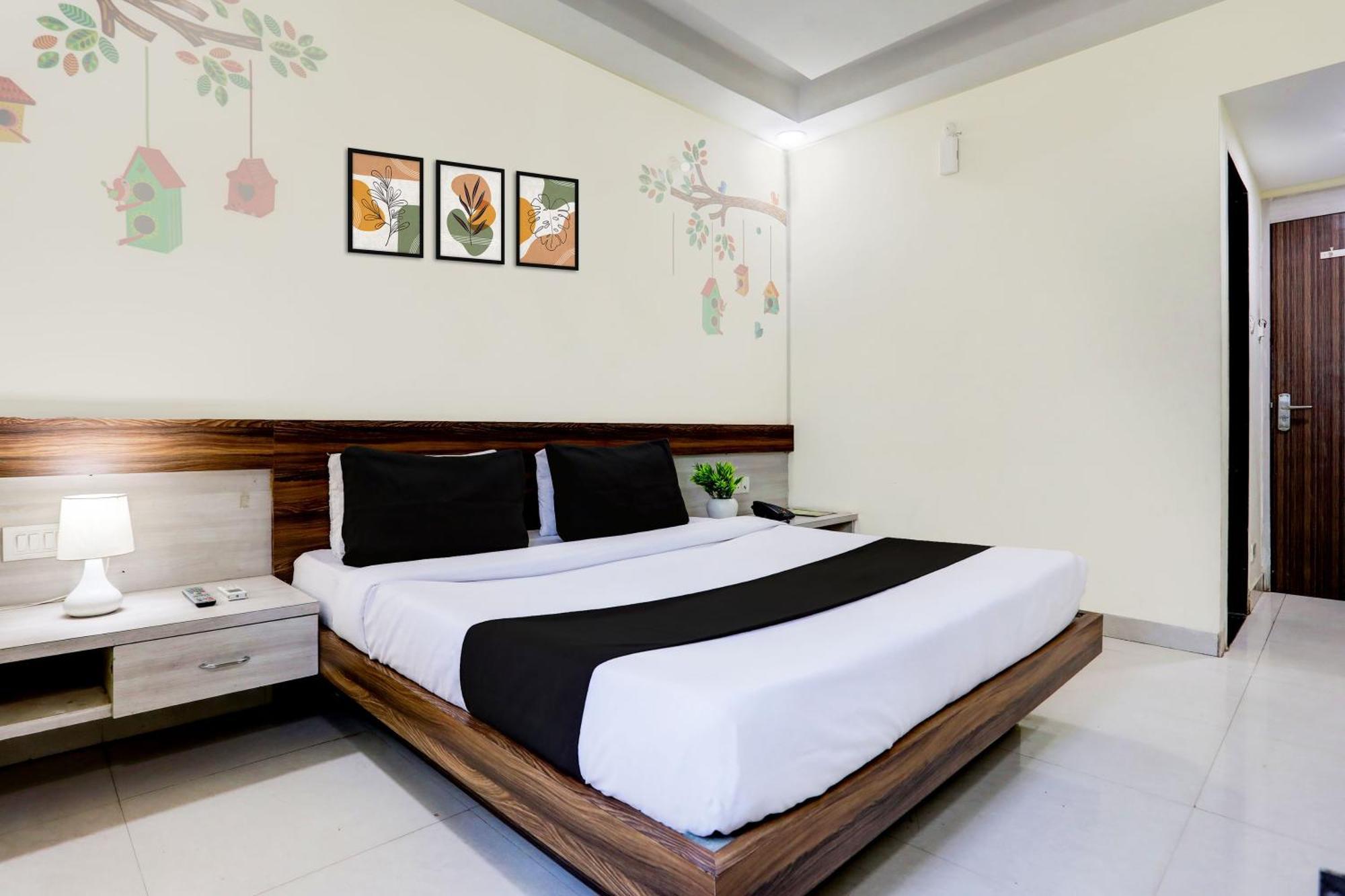 Super Townhouse Hoshangabad Road Near Aashima Mall Samarda Kaliāsot Dış mekan fotoğraf