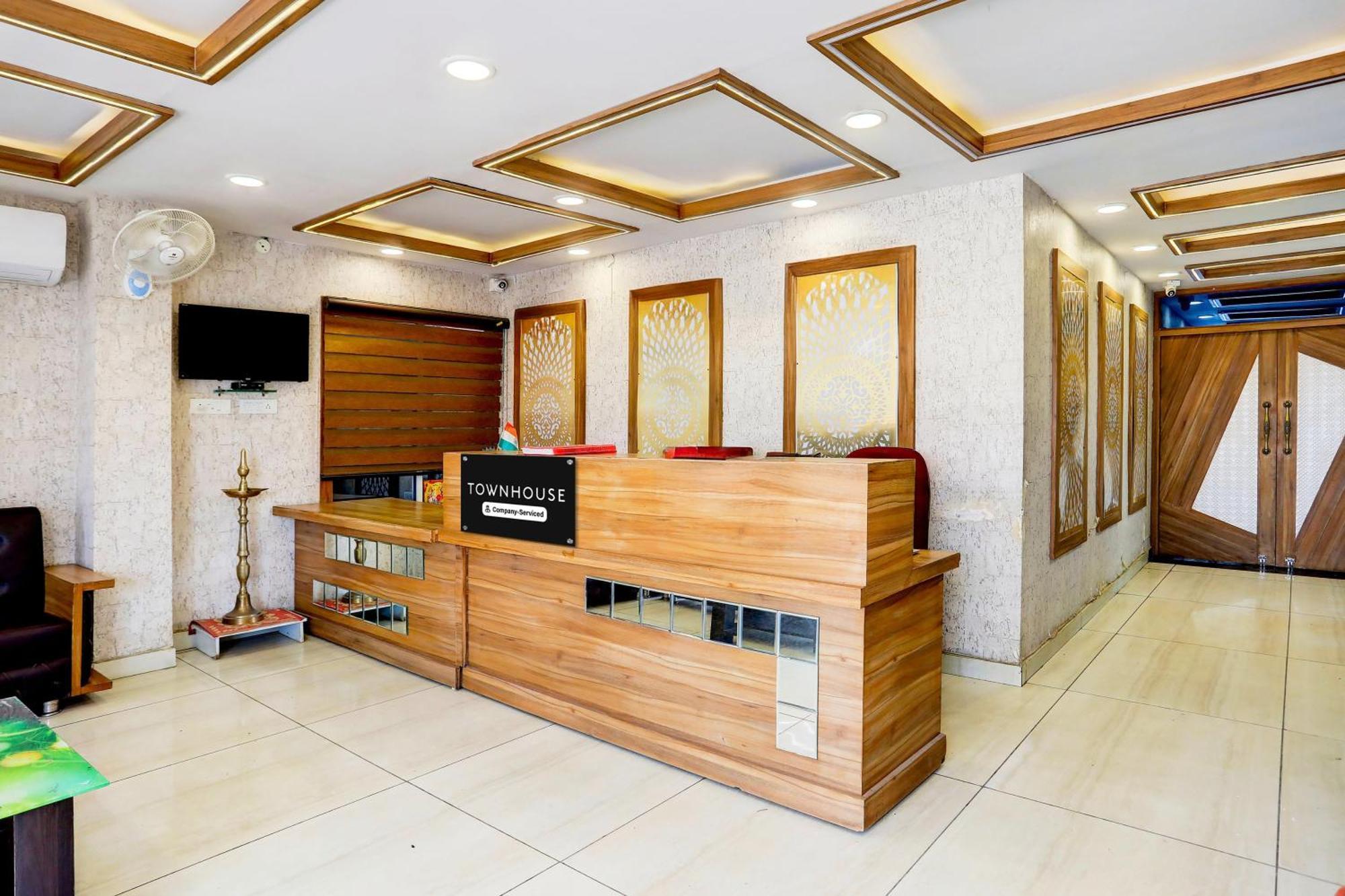 Super Townhouse Hoshangabad Road Near Aashima Mall Samarda Kaliāsot Dış mekan fotoğraf