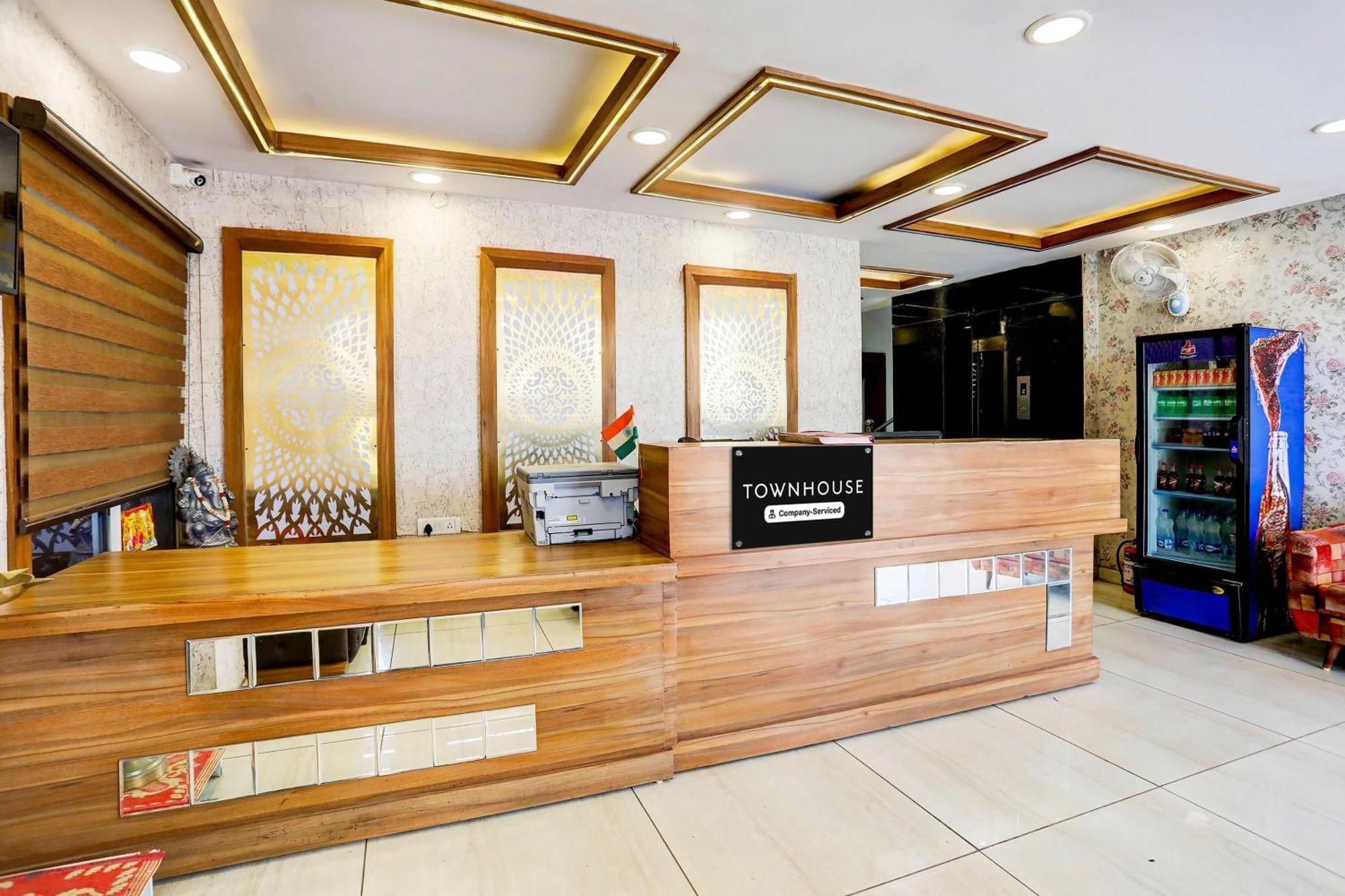 Super Townhouse Hoshangabad Road Near Aashima Mall Samarda Kaliāsot Dış mekan fotoğraf